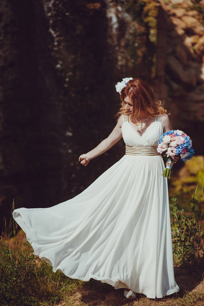 Portrait of a beautiful bride on wedding day - Foto, Bild