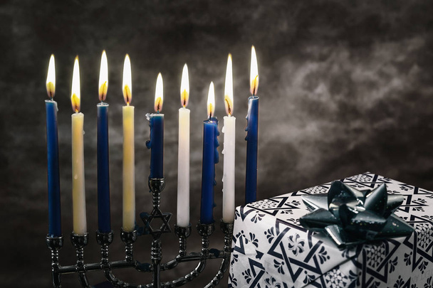 Estrela de David Hanukkah menorah
 - Foto, Imagem