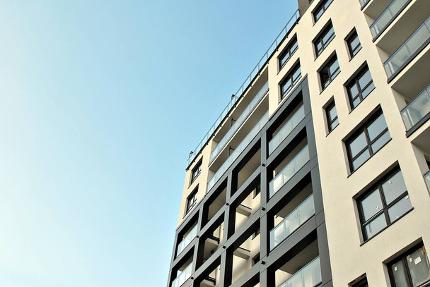  Edifício moderno de apartamentos de luxo
 - Foto, Imagem
