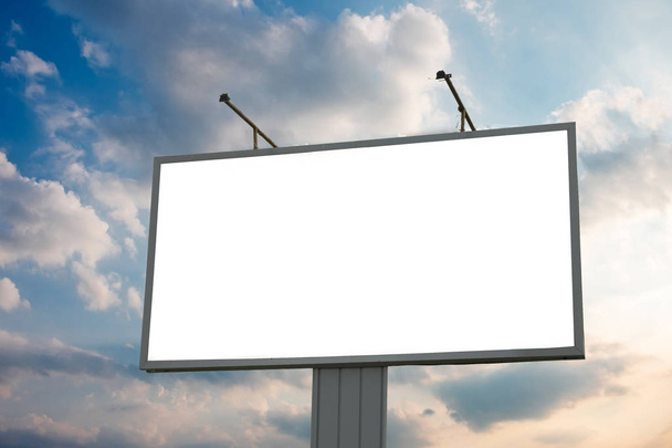 Puste billboard na niebo - Zdjęcie, obraz