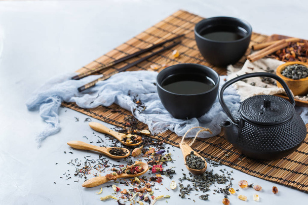 Auswahl japanischer Kräutermasala-Teekanne - Foto, Bild