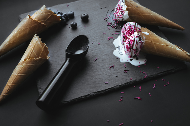 crème glacée à tartiner de sucre
  - Photo, image