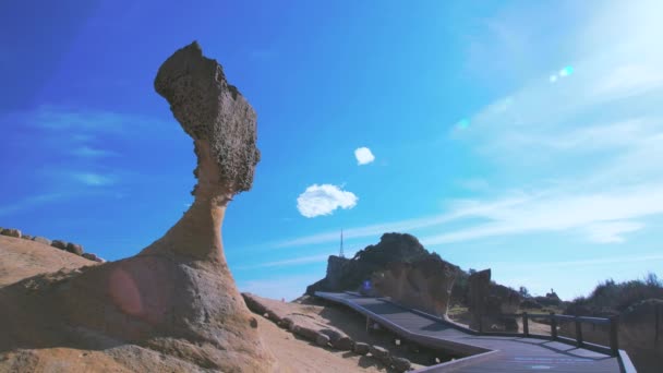Piedra de la cabeza de la reina en Yehliu Geopark, New Taipei
 - Metraje, vídeo