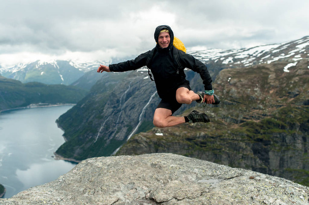 Trolltunga in Norway is fabulous beauty - Foto, Imagem