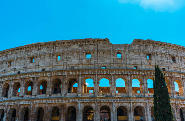 piękne i Starożytny Koloseum w Rzymie - Zdjęcie, obraz
