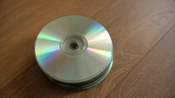 Close-up van een stapel cd 's. - Video