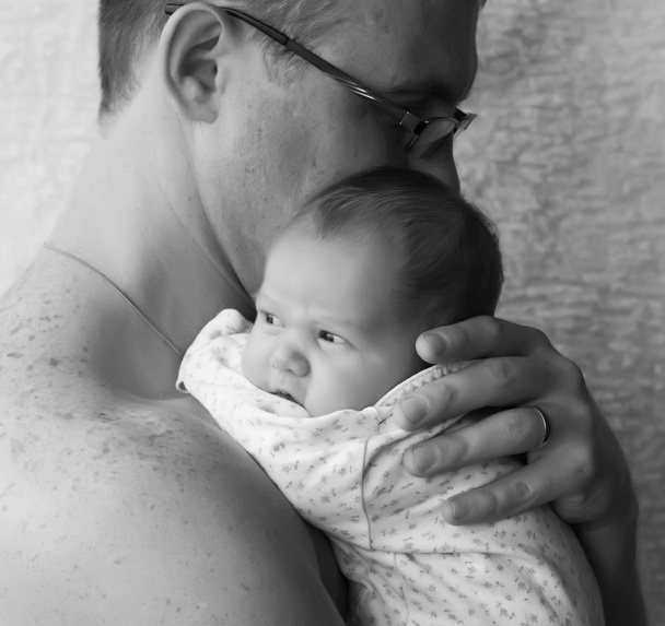 father holds a newborn baby - Fotoğraf, Görsel
