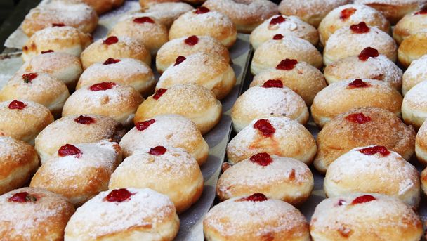Hanoukka Donuts frais sur le marché
 - Photo, image