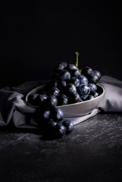 ripe grapes in bowl - 写真・画像