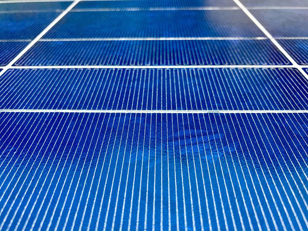 Primer plano de los paneles solares - Foto, Imagen
