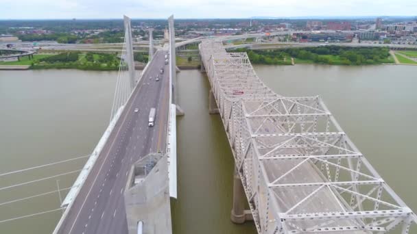 mosty mezi Kentucky a Indiana 4k - Záběry, video
