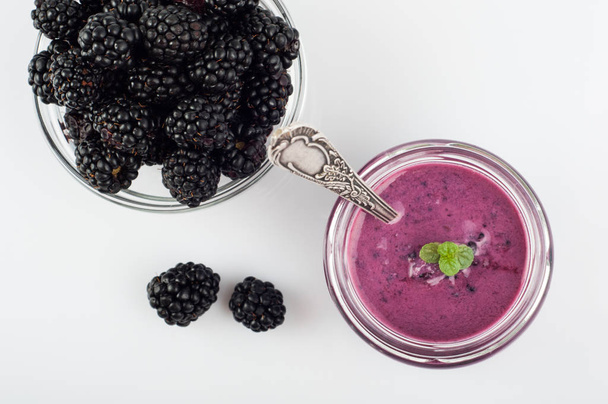Blackberry yogurt smoothie in glass and fresh berries series - Fotoğraf, Görsel