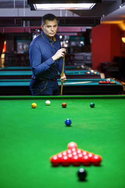 Ball and Snooker Player - Foto, imagen