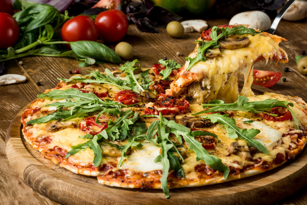 Italienische Pizza  - Foto, Bild