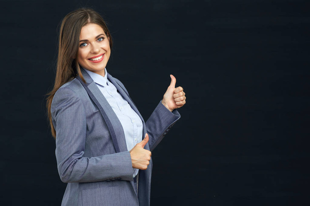 businesswoman showing thumbs up  - Foto, Imagen