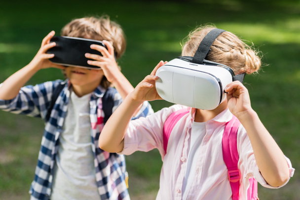 kids with vr headsets - Foto, immagini