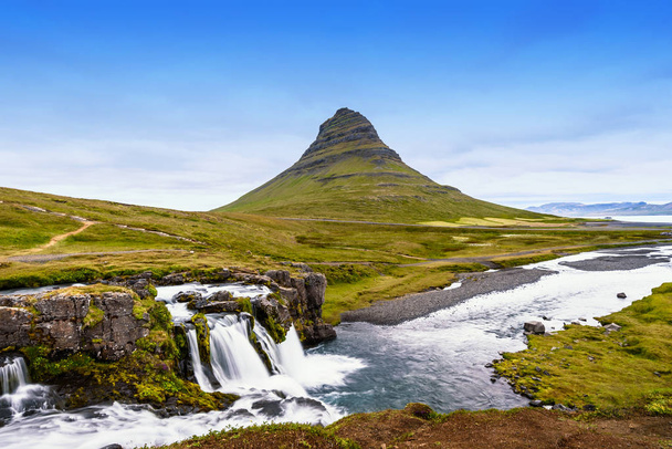 Kirkjufell 山、アイスランド - 写真・画像