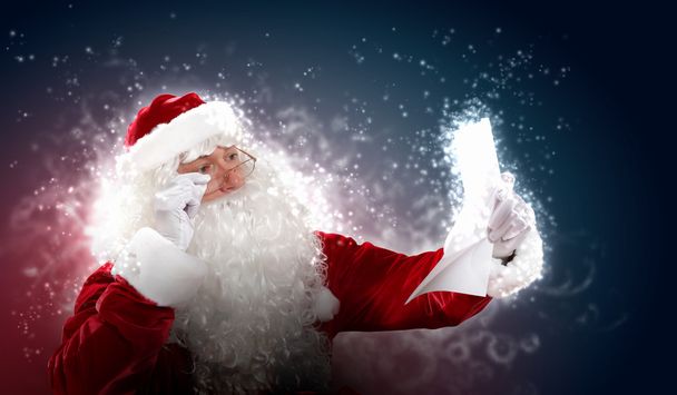 Santa with christmas letter - Φωτογραφία, εικόνα
