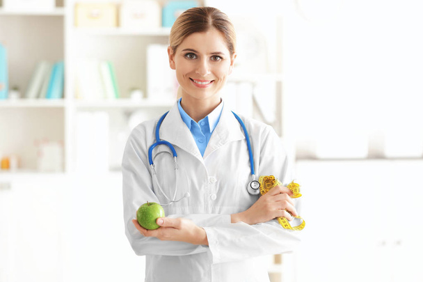 Young female nutritionist   - Foto, imagen