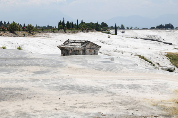 Hierapolis antik mezar, Pamukkale, Türkiye - Fotoğraf, Görsel