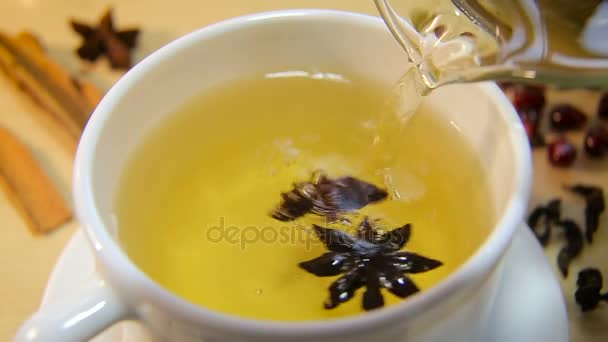 Ένα φλιτζάνι τσάι με γλυκάνισο - Πλάνα, βίντεο