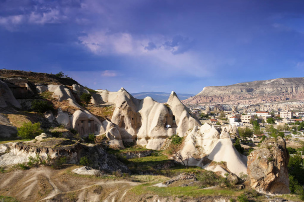 View of the Uchisar valley and the city of Goreme - Fotografie, Obrázek