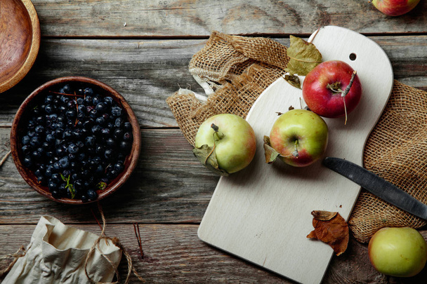 Blueberries, apples and chanterelle mushrooms  - Fotografie, Obrázek