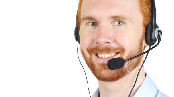 Portret zbliżenie z przedstawicielem działu obsługi klienta zadowolony noszenie zestawu słuchawkowego - Zdjęcie, obraz