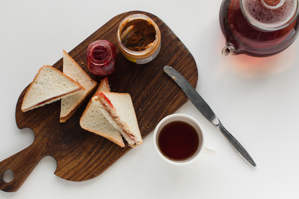 toasts with jam and peanut butter - Foto, imagen