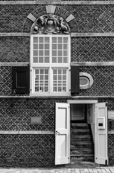 ALKMAAR, PAESI BASSI - 25 AGOSTO 2013: Dettaglio architettonico ad Alkmaar
 - Foto, immagini