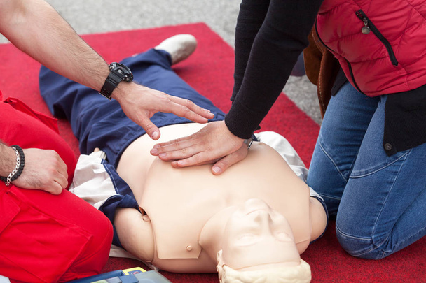 First aid training detail. CPR. - Zdjęcie, obraz