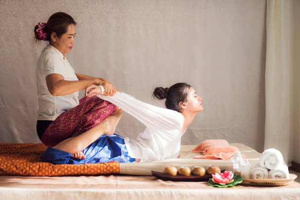 Thai original massage for woman in many spa - Foto, Imagem