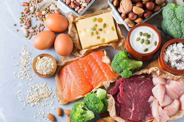 Assortiment de sources de protéines saines et aliments de renforcement musculaire
 - Photo, image