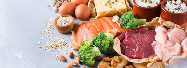 Assortiment de sources de protéines saines et aliments de renforcement musculaire
 - Photo, image