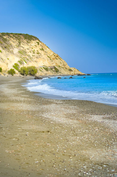 Veduta della spiaggia di ciottoli a Tertsa
  - Foto, immagini