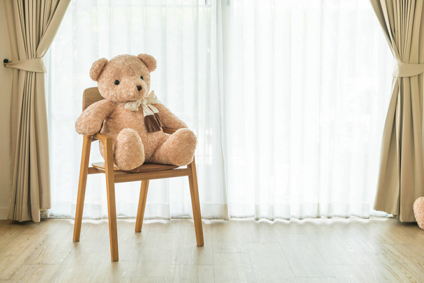 bear doll on chair - Foto, imagen