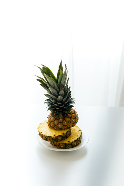sliced fresh pineapple - Foto, Imagen