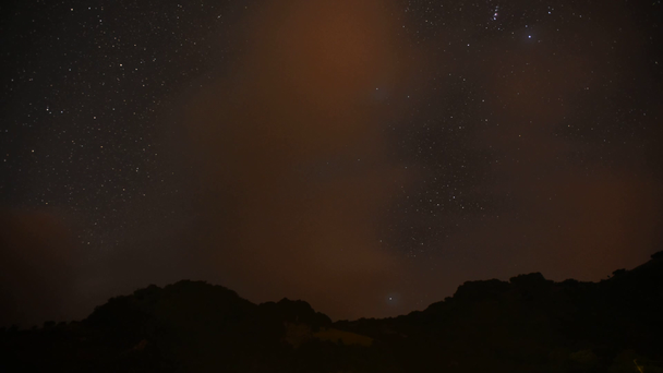 Nachtelijke cloudscape rustige scène - Video