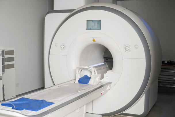 CT Scan Machine In Hospital - 写真・画像