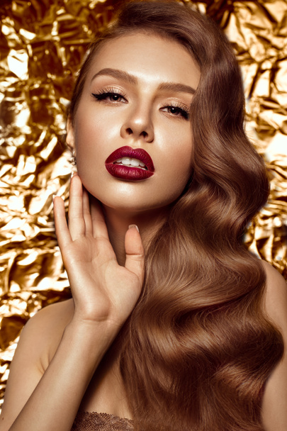 beautiful girl in Hollywood image with wave and classic makeup. Beauty face. - Zdjęcie, obraz