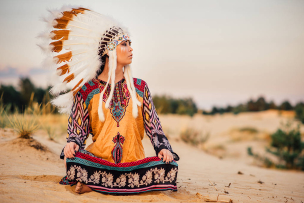 amerikai indián nő - Fotó, kép