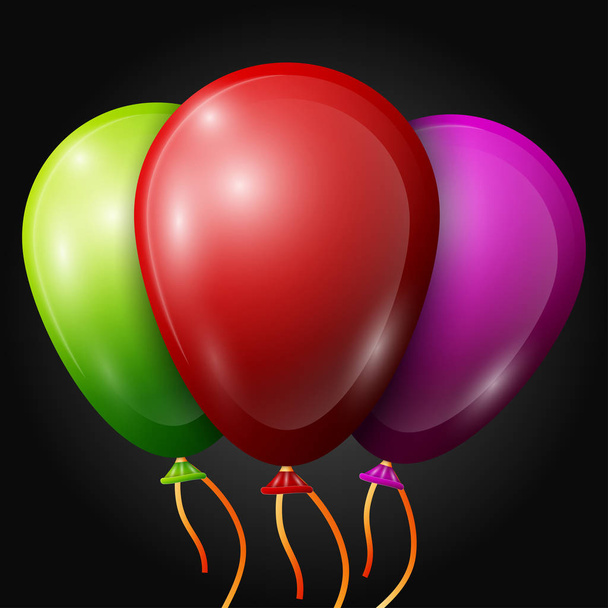 Realistische rode, groene, paarse ballonnen met linten geïsoleerd op zwarte achtergrond. Vectorillustratie van glanzende kleurrijke glanzende ballonnen - Vector, afbeelding