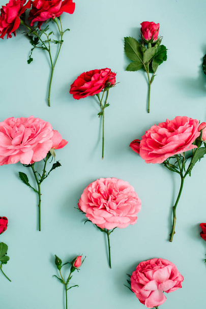 візерунок з рожевих і червоних троянд
 - Фото, зображення