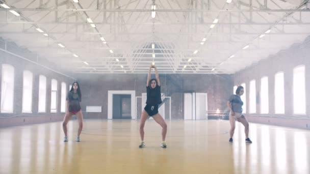 Girls twerking in sport gym - Footage, Video