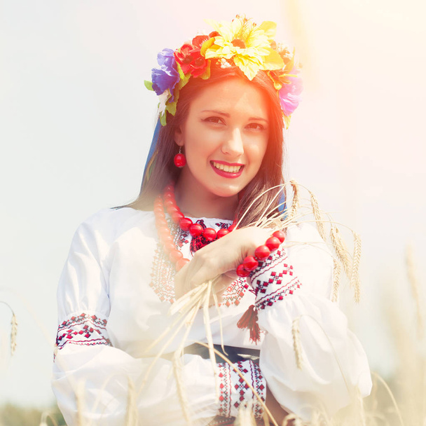 woman wearing national ukrainian clothes - Fotoğraf, Görsel