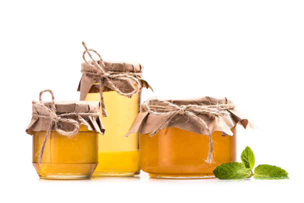 fresh honey in glass jars - Foto, imagen