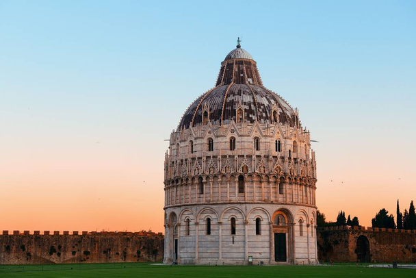 Pisa Piazza dei Miracoli sunrise - Foto, Bild
