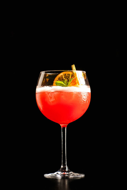 Fruity Alcohol Cocktail - Foto, imagen