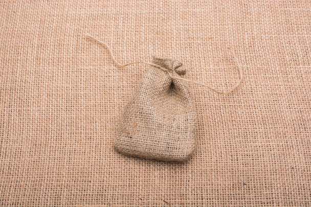 Lege kleine zak gemaakt van linnen / canvas - Foto, afbeelding