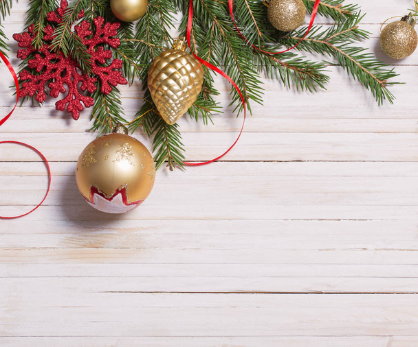 Christmas decoration on white wooden background  - Foto, imagen